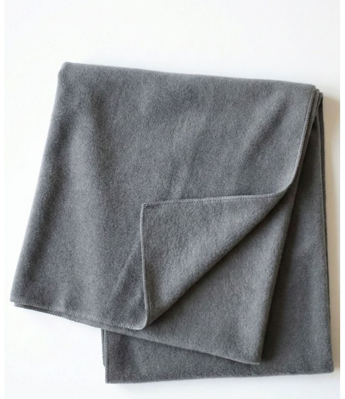 Écharpe Polaire Gris Moyen - Chaleur et Douceur Intemporelle