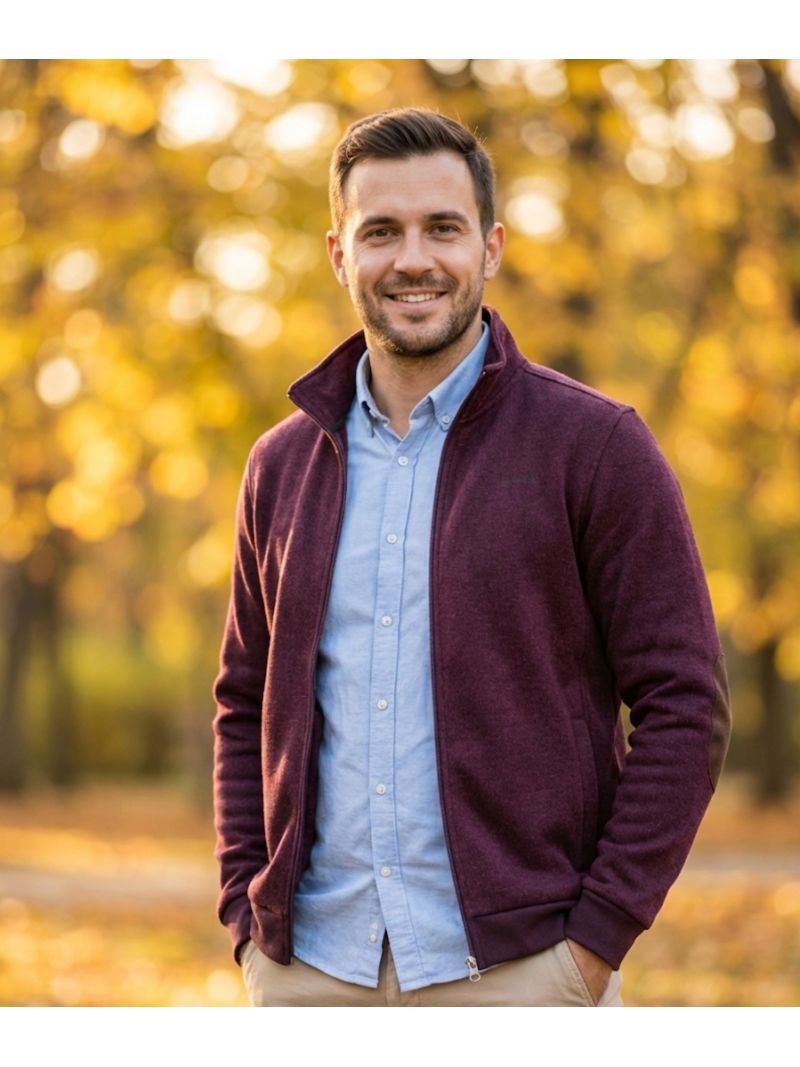 Cardigan Zippé Homme en Polaire Tricot Bordeaux – Col Montant & Coudières Suédine