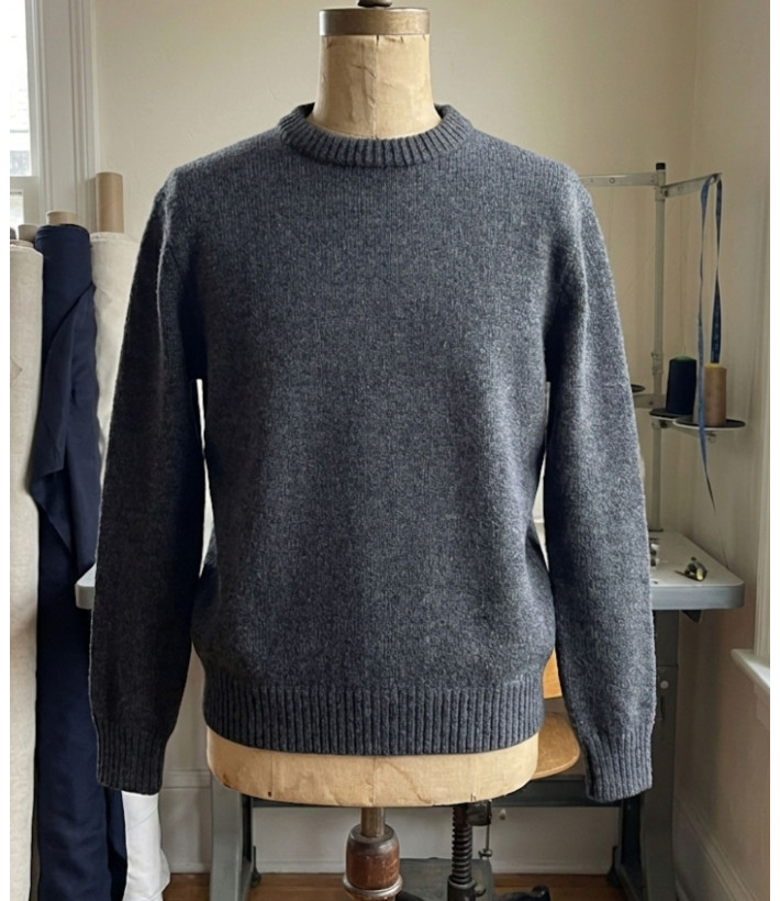 Pull homme ras‑cou Mayflower gris foncé – confort chic