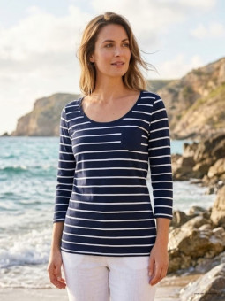 Tee-shirt manches 3/4 MAYFLOWER modèle DARCY1 coloris marine à rayures blanches avec poche fantaisie.