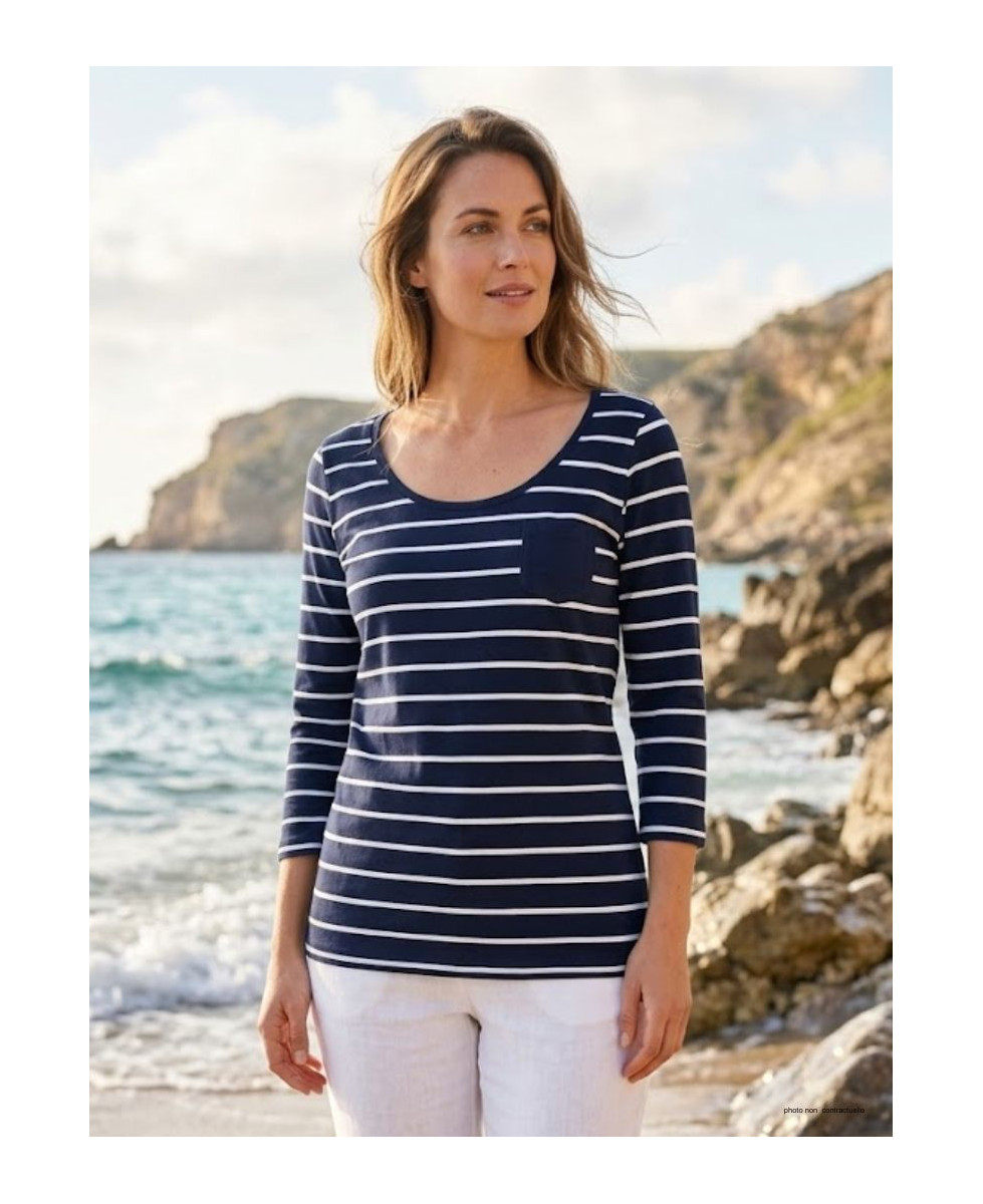 Tee-shirt manches 3/4 MAYFLOWER modèle DARCY1 coloris marine à rayures blanches avec poche fantaisie.