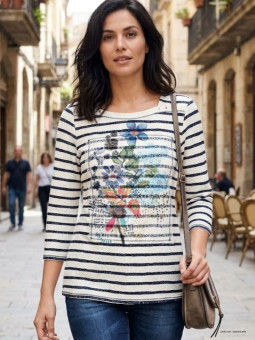 Tee-shirt femme manches 3/4 MAYFLOWER modèle KA9631A en coton stretch marine avec imprimé blanc et bords-côtes rayés.