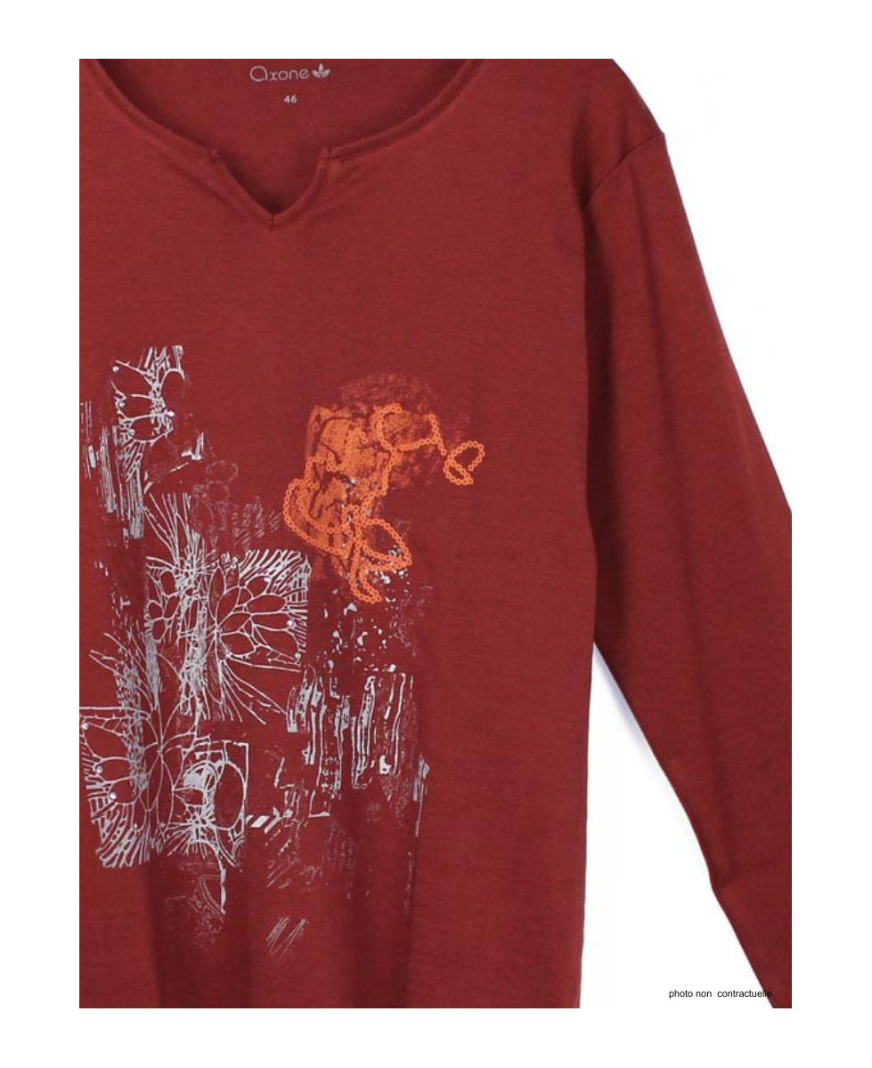 AXONE CHALON2B - Tee-shirt bordeaux col V imprimé et bas fendu