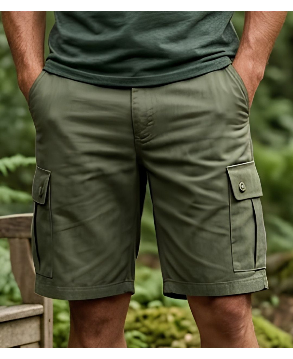 Bermuda pour homme LEDERTYS modèle 810394U001 coloris vert kaki avec taille semi-élastiquée et poches cargo.