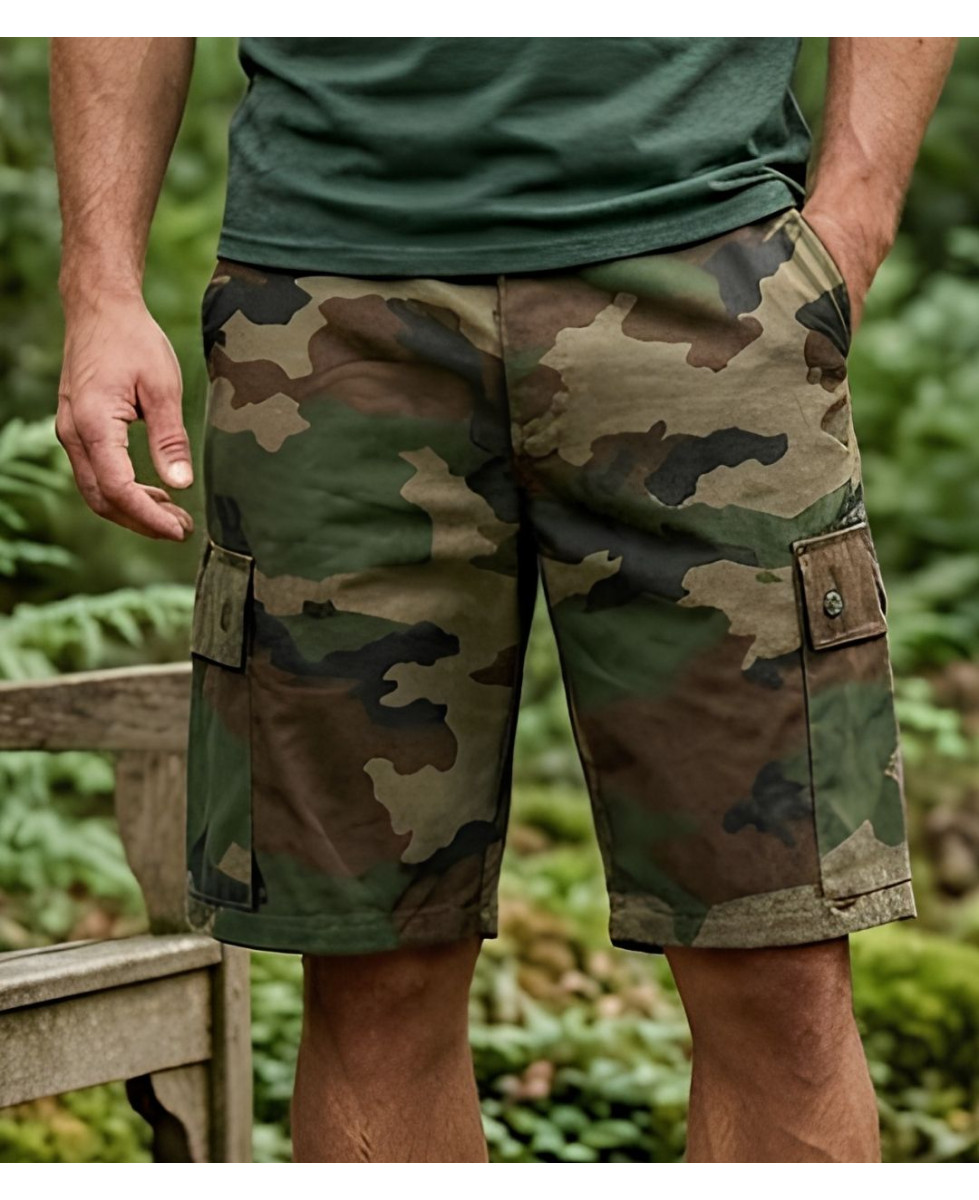 Bermuda cargo camouflage Centre Europe LEDERTYS modèle 810394U002 avec poches latérales et taille élastiquée.