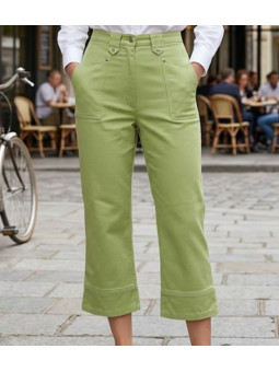 Pantacourt femme vert pomme en coton extensible MAYFLOWER modèle Basic Stretch.