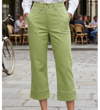 Pantacourt femme vert pomme en coton extensible MAYFLOWER modèle Basic Stretch.