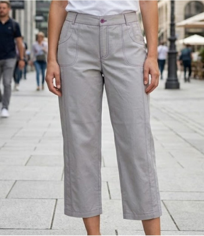 Pantacourt femme gris perle MAYFLOWER modèle SE1094R en coton avec surpiqûres contrastées rose vif.
