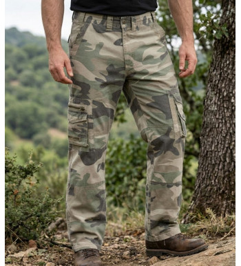 Pantalon cargo homme camouflage MAYFLOWER modèle SE9020C en coton robuste avec poches latérales.