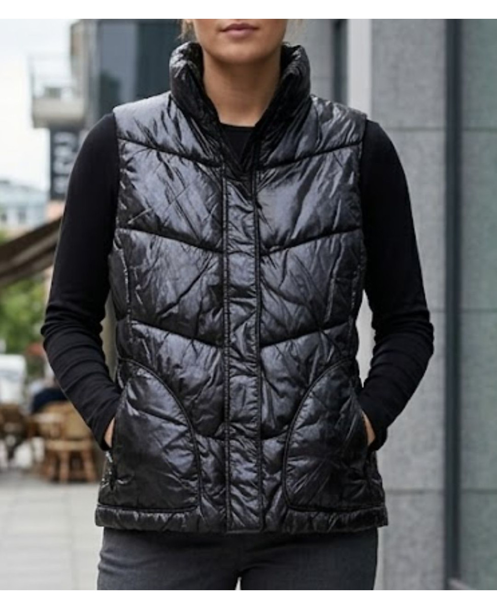 Gilet sans manches matelassé femme noir MAYFLOWER modèle SH1096N avec zip et poches zippées.