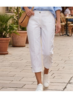 Pantacourt femme AXONE modèle SE1032 coloris blanc pur 010 avec surpiqûres décoratives.