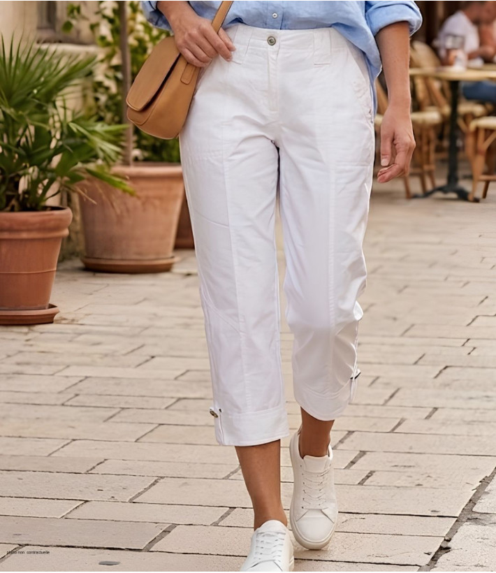 Pantacourt femme AXONE modèle SE1032 coloris blanc pur 010 avec surpiqûres décoratives.