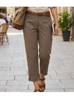 Pantacourt femme MAYFLOWER modèle MANDICA2 coloris marron noisette en 100% coton avec poches multiples.