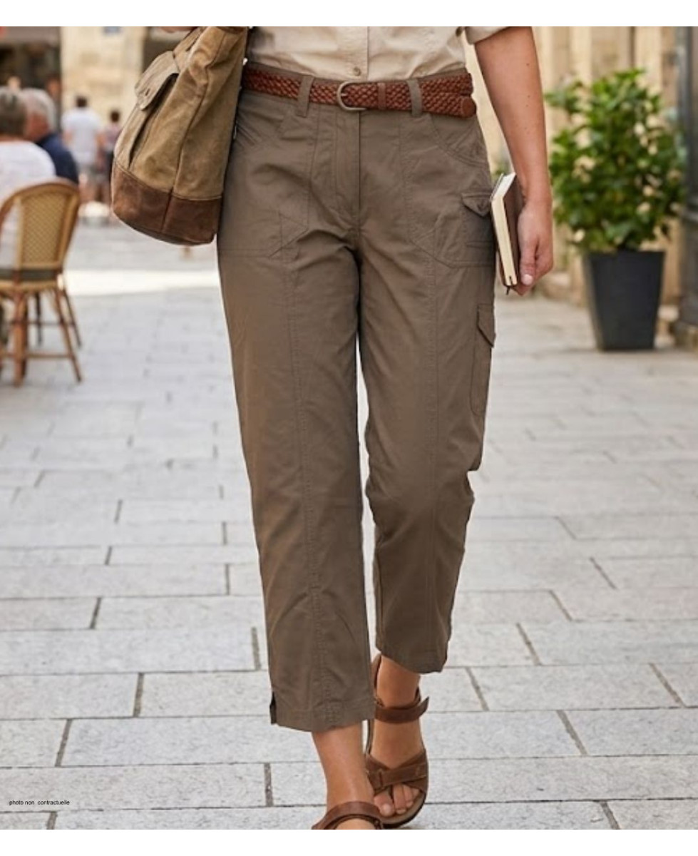 Pantacourt femme MAYFLOWER modèle MANDICA2 coloris marron noisette en 100% coton avec poches multiples.