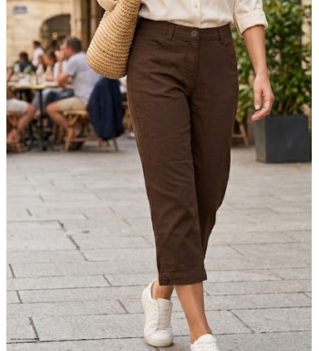 Pantacourt femme MAYFLOWER modèle MANTA2 coloris brun marron en 100% lin avec fentes latérales.