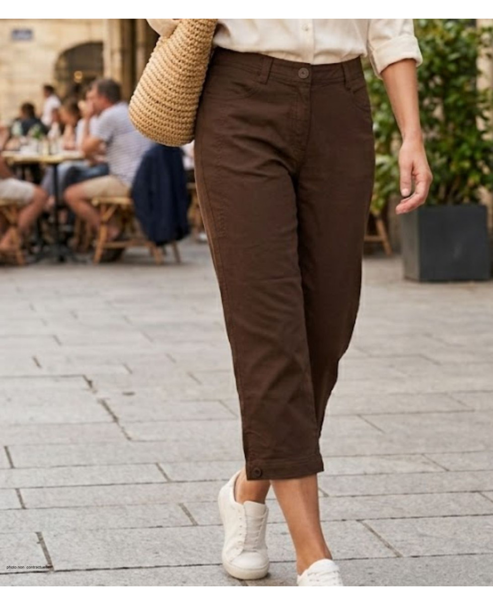 Pantacourt femme MAYFLOWER modèle MANTA2 coloris brun marron en 100% lin avec fentes latérales.