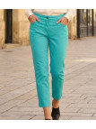 Pantacourt femme en tissu stretch coloris vert menthe avec coupe 5 poches modèle STRETCH.