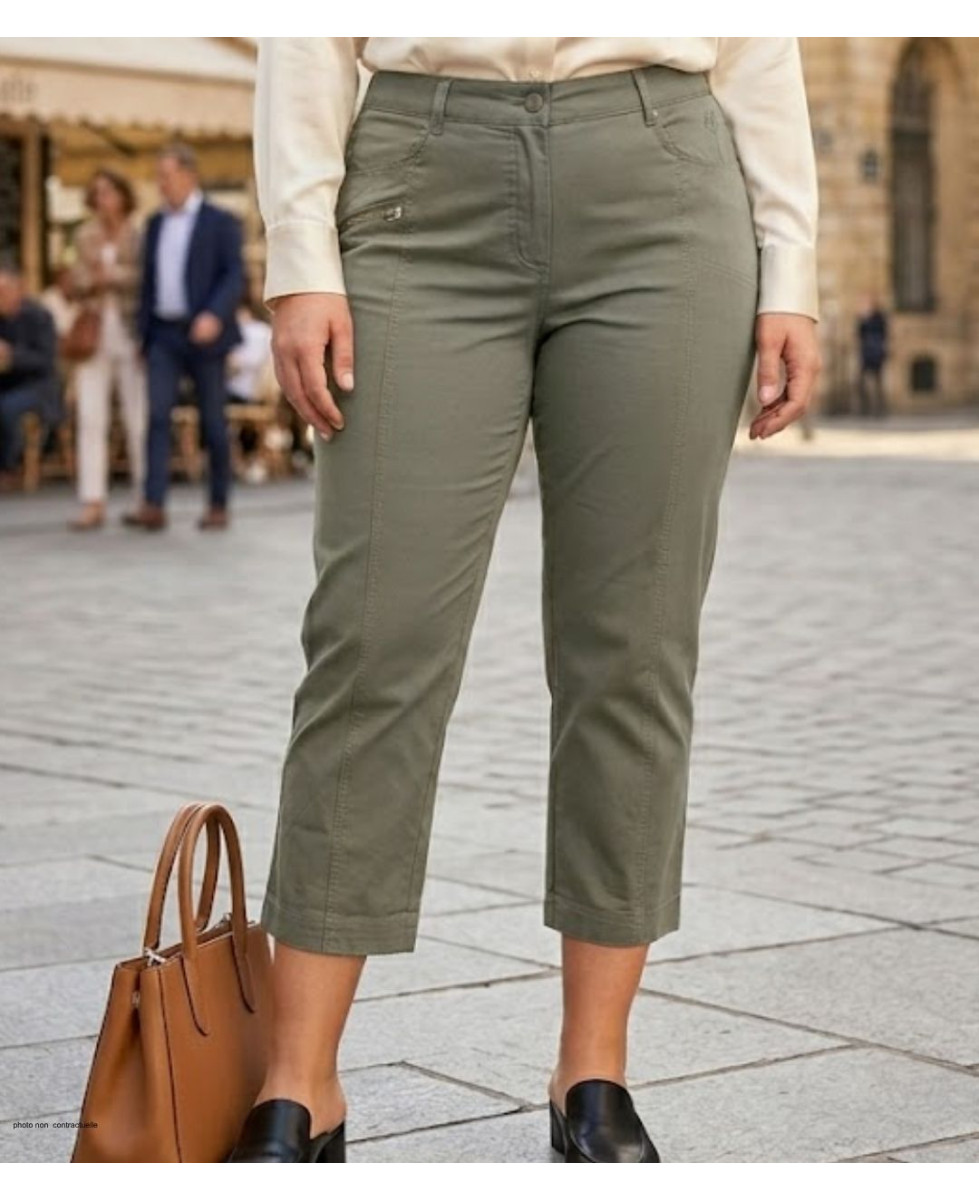 Pantacourt femme kaki clair en tissu coton extensible stretch modèle MONICA2 de MAYFLOWER.
