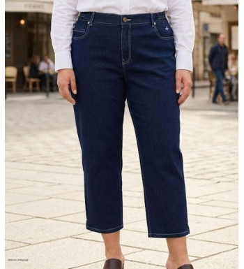 Pantacourt femme bleu denim ultra stretch spécial grandes tailles modèle SALTO1 de la marque AXONE.