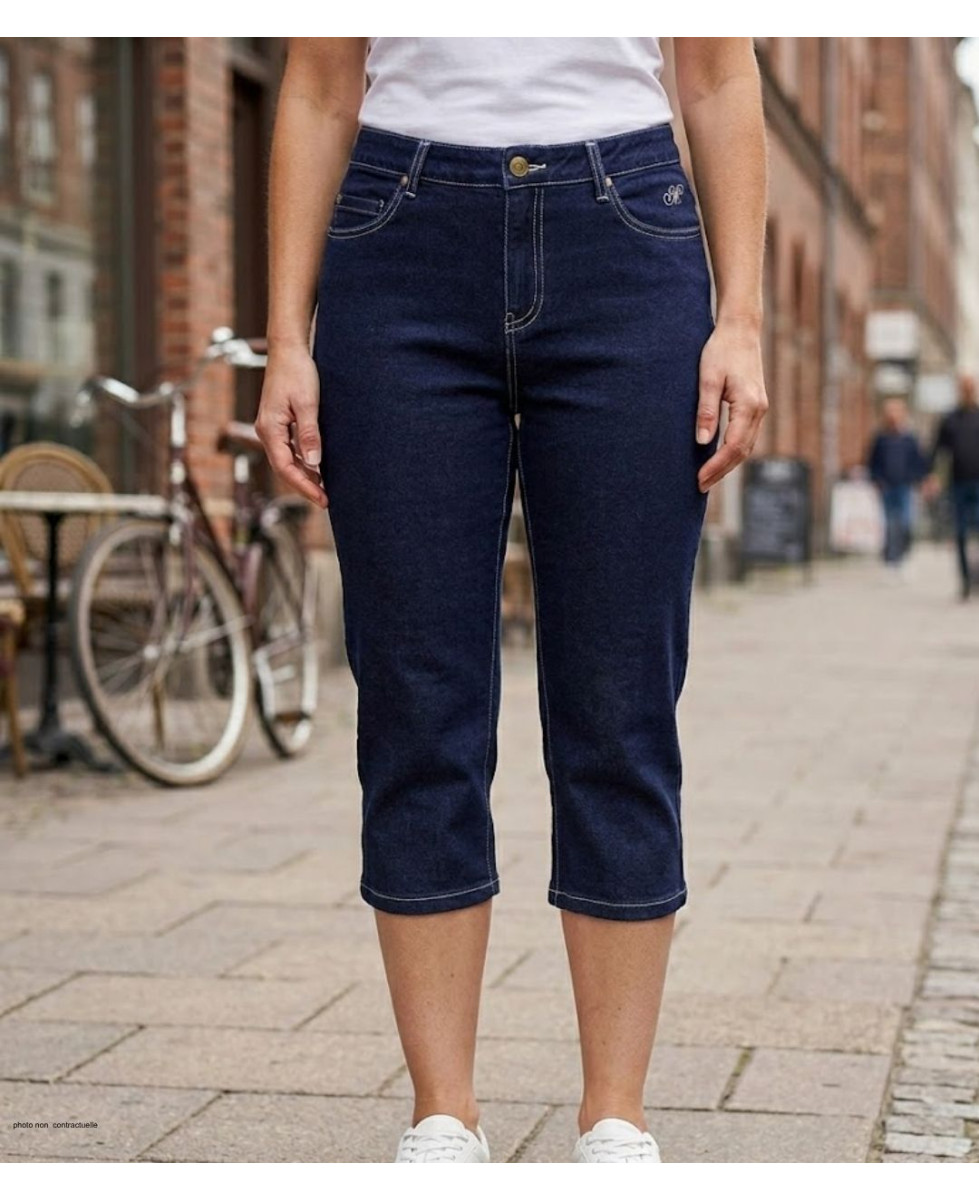 Pantacourt femme ultra-stretch MAYFLOWER modèle SAFRAN1 coloris bleu denim