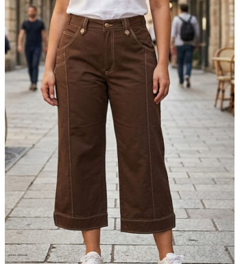 Pantacourt femme en tissu extensible AXONE modèle SH1161M coloris marron avec 5 poches