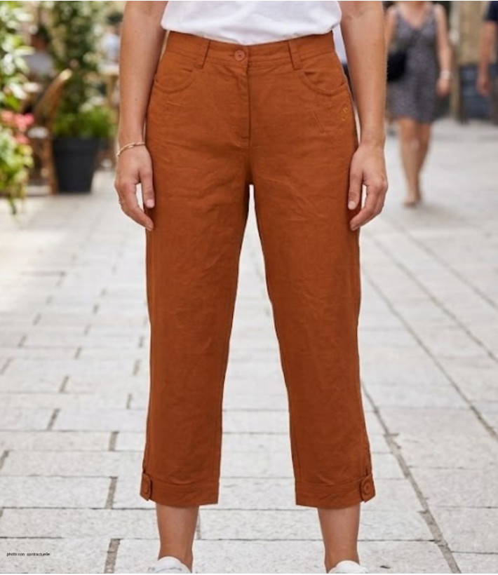 Pantacourt femme orange en lin et coton MAYFLOWER avec bas de jambe boutonné et poches arrière