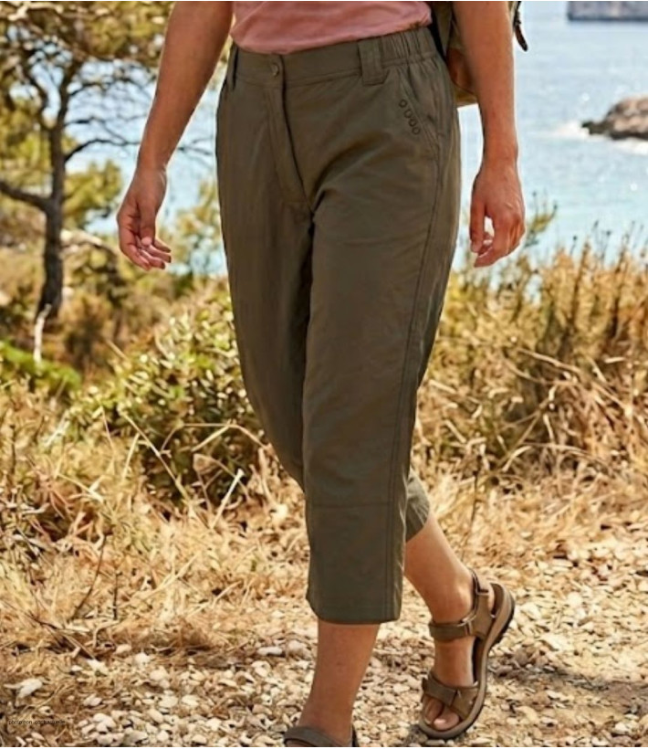 Pantacourt femme à taille élastiquée OGALO modèle 111182U001 coloris noisette marron.