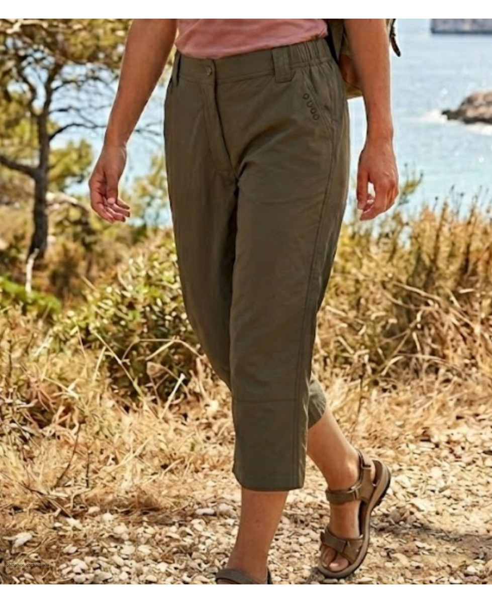Pantacourt femme à taille élastiquée OGALO modèle 111182U001 coloris noisette marron.