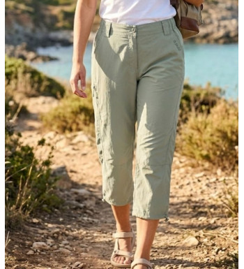 Pantacourt beige pour femme OGALO modèle 111182U002 à taille élastiquée en nylon léger.