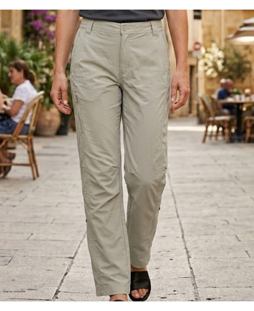Pantalon réglable Ogalo modèle 111183U002 beige en toile de nylon légère.