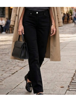 Pantalon 5 poches Mayflower modèle M957 en toile gabardine noir profond.