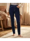 Pantalon slim femme MAYFLOWER modèle CELIB1 coloris bleu brut avec taille haute élastiquée.