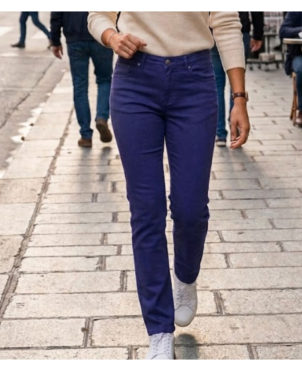 Pantalon femme bleu stone MAYFLOWER modèle CLAUDIA2 en tissu ultra stretch aspect jean.