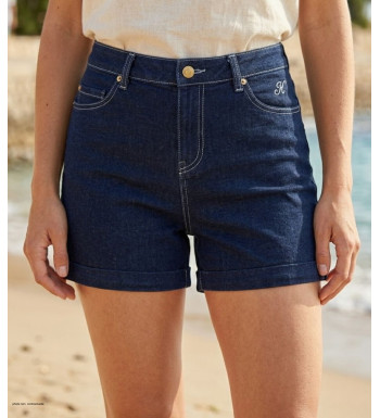 Short d'été confortable pour femme en tissu extensible stretch de la marque MAYFLOWER modèle SAMARA1 avec poches pratiques.