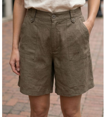 Short en lin pour femme de couleur vert avocat MAYFLOWER modèle SE1176A coupe ajustée chic.