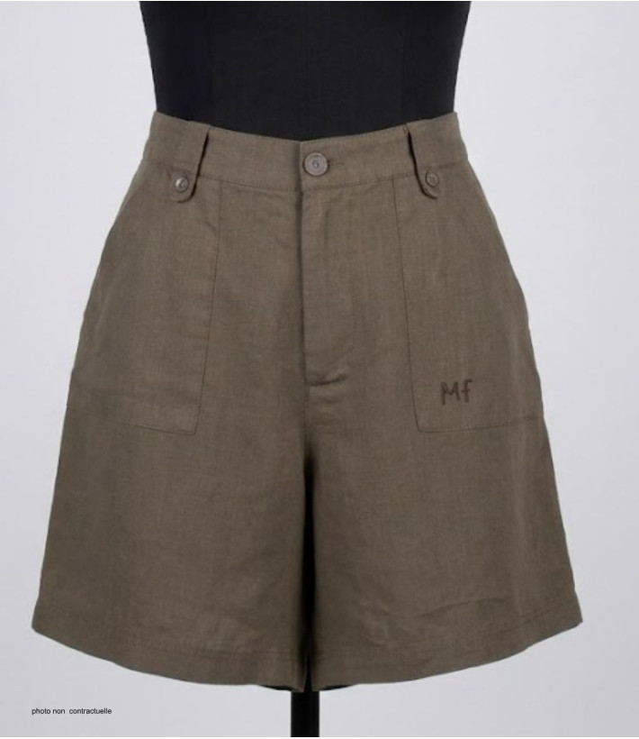 Short MAYFLOWER SE1176A en lin avocat : fraîcheur et coupe ajustée