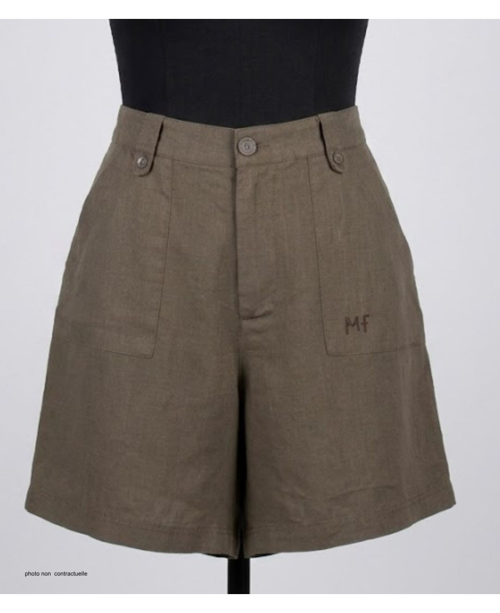 Short MAYFLOWER SE1176A en lin avocat : fraîcheur et coupe ajustée