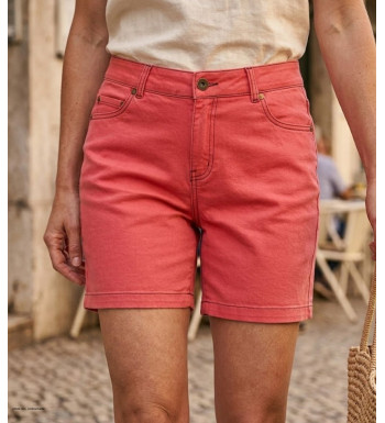 Short en tissu extensible pour femme de marque MAYFLOWER modèle SHORTF301A coloris bleu denim ajusté de face