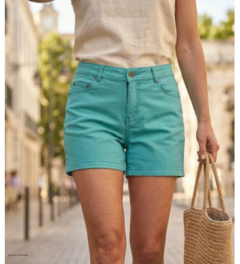 Short en tissu extensible pour femme de marque MAYFLOWER modèle SHORTF301B coloris bleu de face