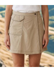Jupe-short de randonnée beige pour femme de la marque MAYFLOWER modèle SOUDAN en tissu nylon technique avec poche à rabat.