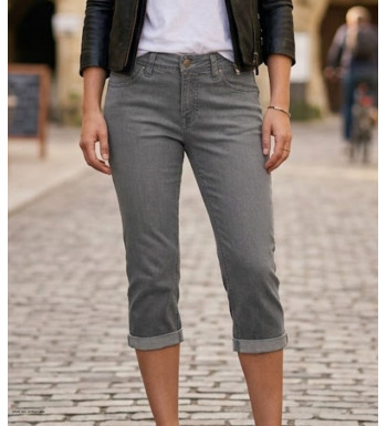 Pantacourt pour femme de la marque MAYFLOWER modèle 110076U001 de couleur gris double stone en jean stretch à 5 poches.