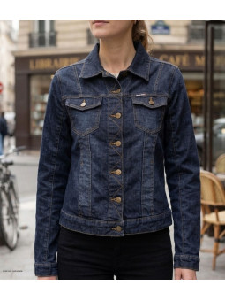 Blouson en jean pour femme de la marque MAYFLOWER modèle DALILA1B de couleur bleu denim en toile stretch confortable.