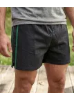 Short court pour homme de la marque CHALLENGER modèle 8L de couleur noir avec une bande verte et une taille élastiquée.