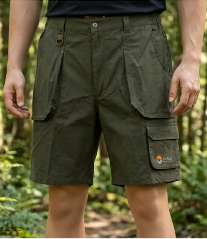 Short de randonnée technique pour homme de la marque OGALO modèle SE9012 de couleur taupe avec poches cargo latérales.