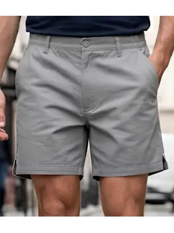 Short pour homme de la marque CHALLENGER modèle BANJO2 de couleur grise en toile de coton twill avec taille semi-élastiquée.