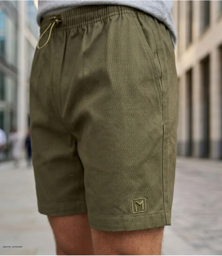 Short à 3 poches pour homme de la marque MAYFLOWER COLLECTION modèle 710095U003 de couleur kaki.