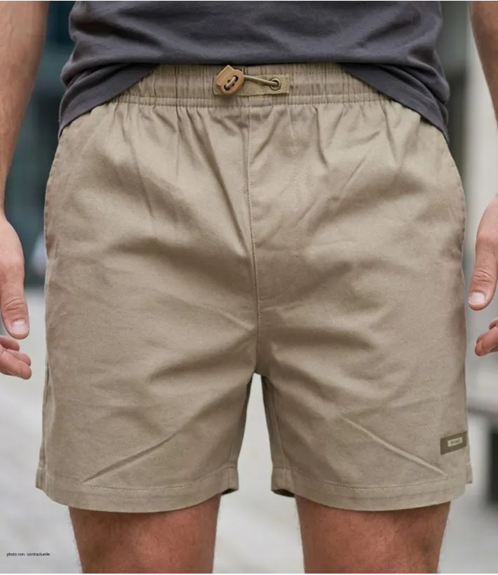 Short à 3 poches bicolore pour homme de la marque MAYFLOWER modèle 710117U003 de couleur lierre et beige.