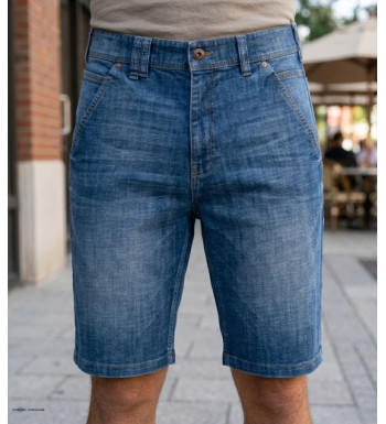 Bermuda en jean stretch pour homme de la marque CHALLENGER modèle IBIS2 coloris bleu denim.