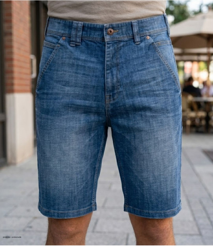 Bermuda en jean stretch pour homme de la marque CHALLENGER modèle IBIS2 coloris bleu denim.
