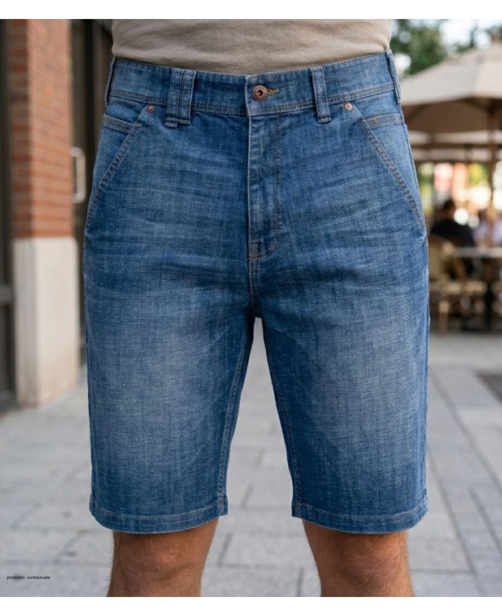 Bermuda en jean stretch pour homme de la marque CHALLENGER modèle IBIS2 coloris bleu denim.